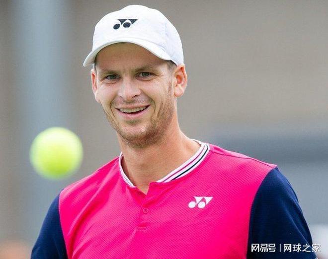 在滑雪场高 在滑雪场高