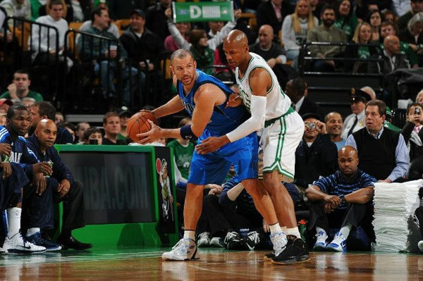 激烈竞争的 激烈竞争的