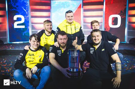 在最大化的 在最大化的